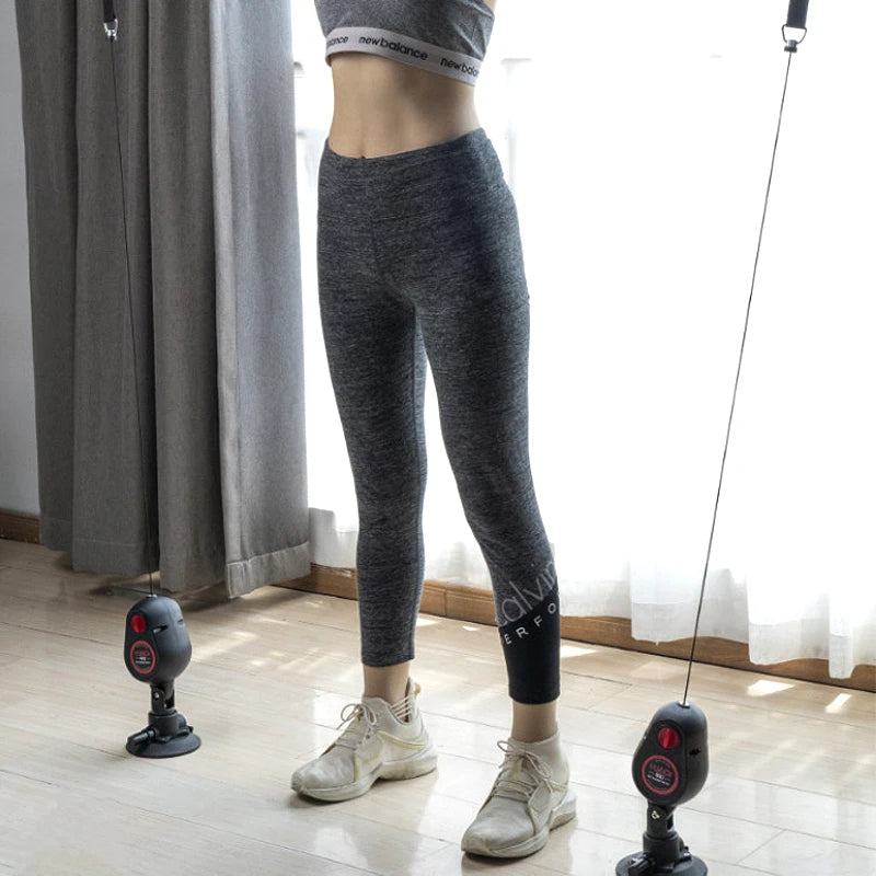Entraîneur de résistance de fitness avec corde de traction et ventouse