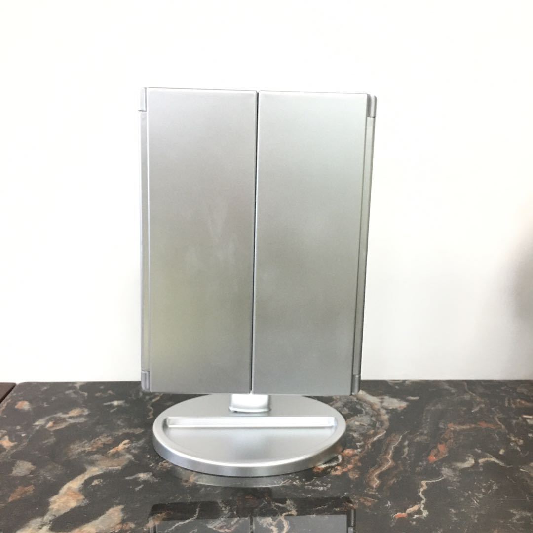 Miroir de maquillage lumineux